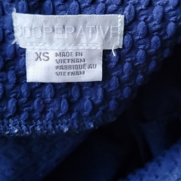 Urban Outfitters textured navy skater skirt, size XS - Picture 3 of 5